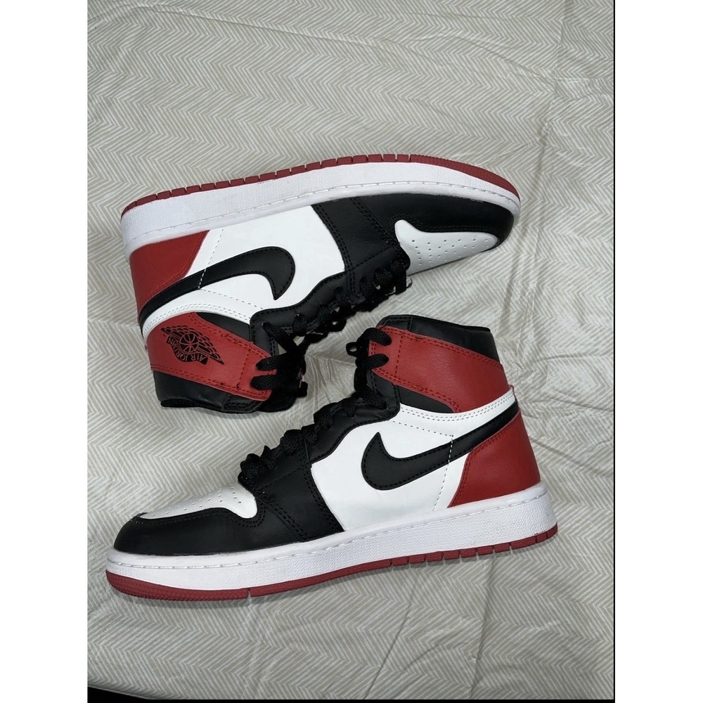 Nike Air Jordan 1 Womens 8 Retro OG High Top 555088-184 Streetwear Versatile‎